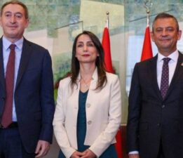 Hatimoğulları ve Bakırhan’dan saldırıya uğrayan Özel’e destek: ‘Bu alçakça girişimin amacını da arkasındaki karanlığı da biliyoruz’