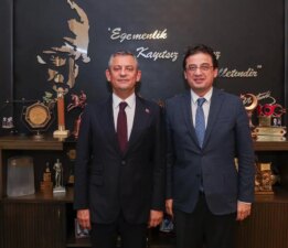 ‘Özgür Özel neden hedefte’ diye sordu ve tek tek anlattı… CHP’li Yunus Emre’den ‘kurultay’ çıkışı: ‘Atatürk’ün partisine çökemeyeceksiniz!’