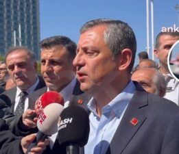 ‘Spontane elim kalktı’ demişti… Tengioğlu’nun Özgür Özel’i adım adım takip ettiği ortaya çıktı
