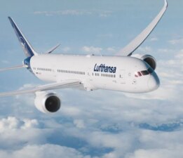 Uçak dakikalarca pilotsuz kaldı: Kaptan tuvalette, kopilot bayıldı