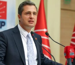 CHP Sözcüsü Deniz Yücel: ‘Kurultayı tartışmak ve tartıştırmak iktidarın ekmeğine yağ sürmektir’