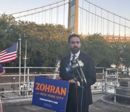 Demokrat Parti’nin sol kanadı New York’ta kazandı