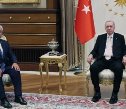 Saray’da sürpriz görüşme: Erdoğan, DSP Genel Başkanı Aksakal’ı kabul etti