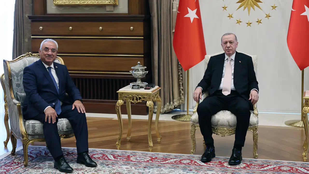 Saray’da sürpriz görüşme: Erdoğan, DSP Genel Başkanı Aksakal’ı kabul etti