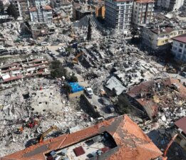 Yeni bir ‘göç’ hazırlığı mı var? Depremzedelerin avukatından dikkat çeken soru: ‘Hatay’da ihtiyaç fazlası konut yapılıyor, bu konutları kimlere yapıyorsunuz?’
